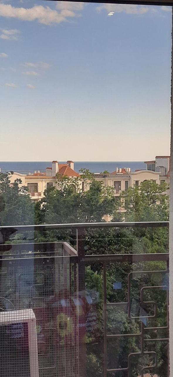 Спальня-Студия С Видом На Море И Парк Odesa Exterior photo