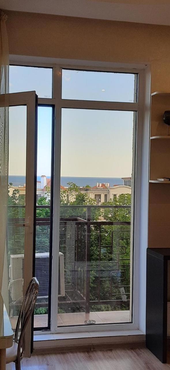 Спальня-Студия С Видом На Море И Парк Odesa Exterior photo