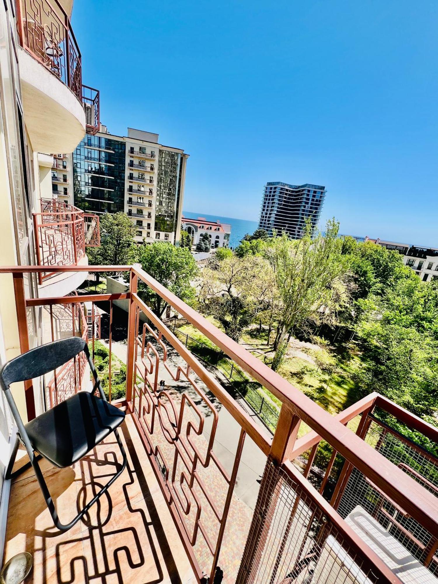 Спальня-Студия С Видом На Море И Парк Odesa Exterior photo